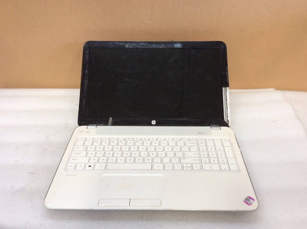 HP Pavilion 15 notebook Laptop amd a6-4400m 4GBRAM/160GB White