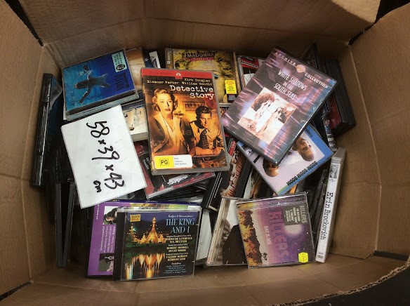 Mix Type DVDs/CDs with box dimensions are 58×39×43 cm