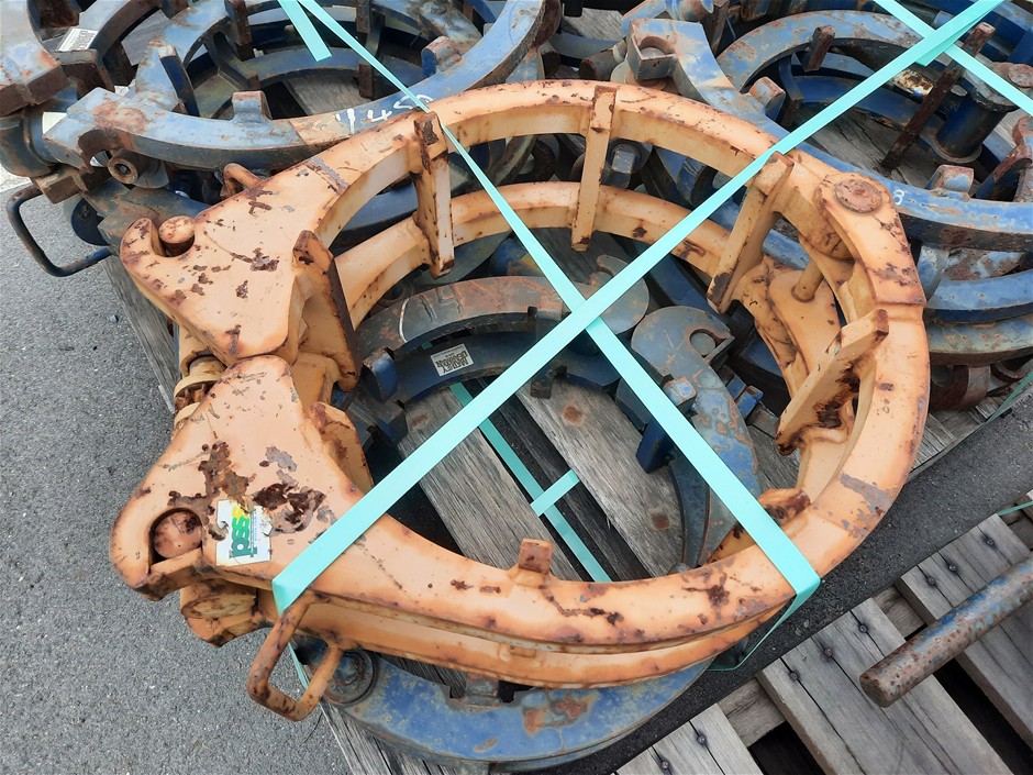 <p>Pipe fabrication alignment Clamps</p>