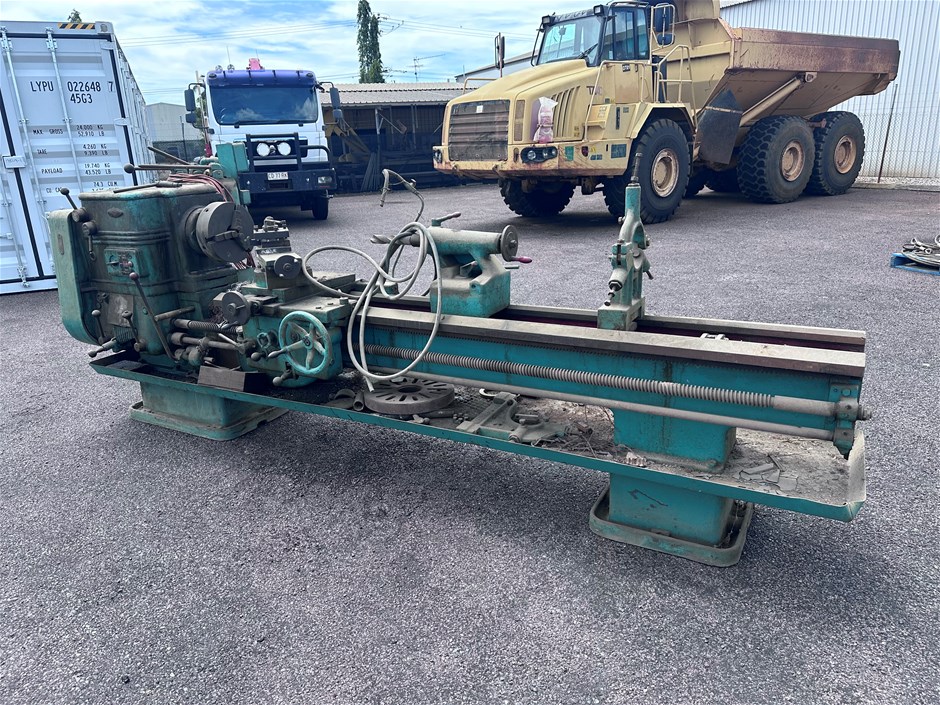 <p> 3 Phase Nuttall Manual Centre Lathe</p>