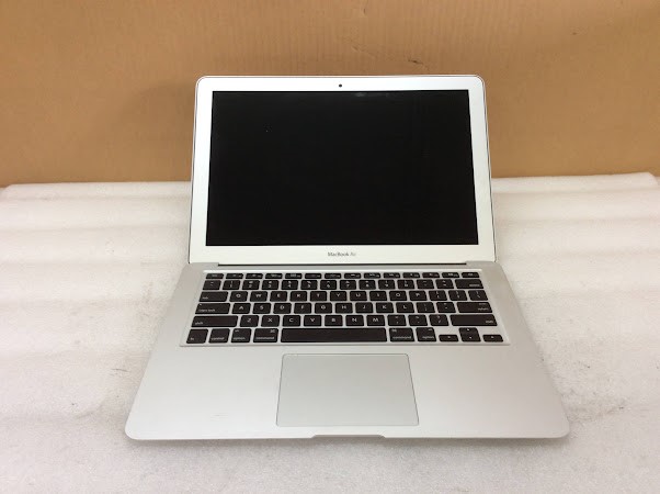 APPLE MACBOOK AIR (A1466)(EMC2925) Laptop I5-5250U 4GBRAM/NO HDD Silver