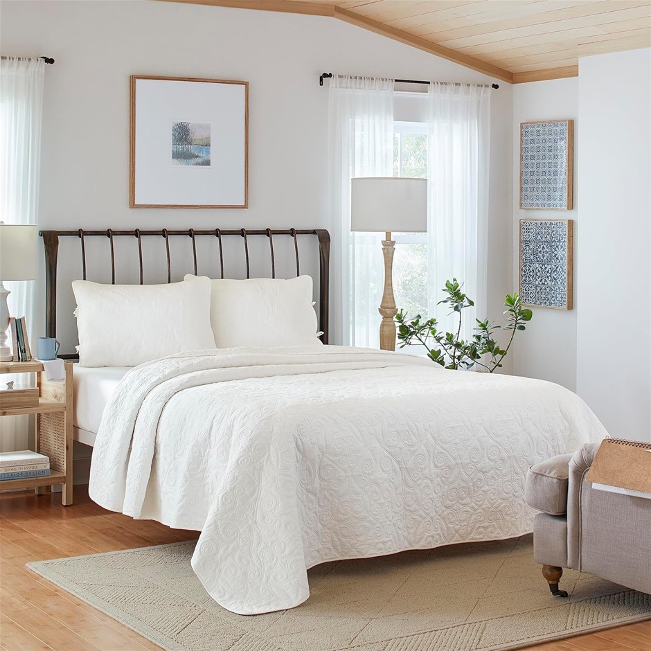 LAURA ASHLEY Felicity Quilt Set, White, King