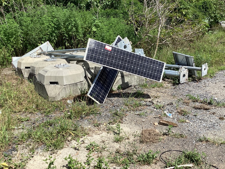 Solar Light Poles with Bases