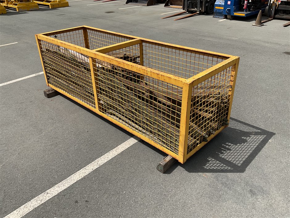 <p>Cage With Wood</p>