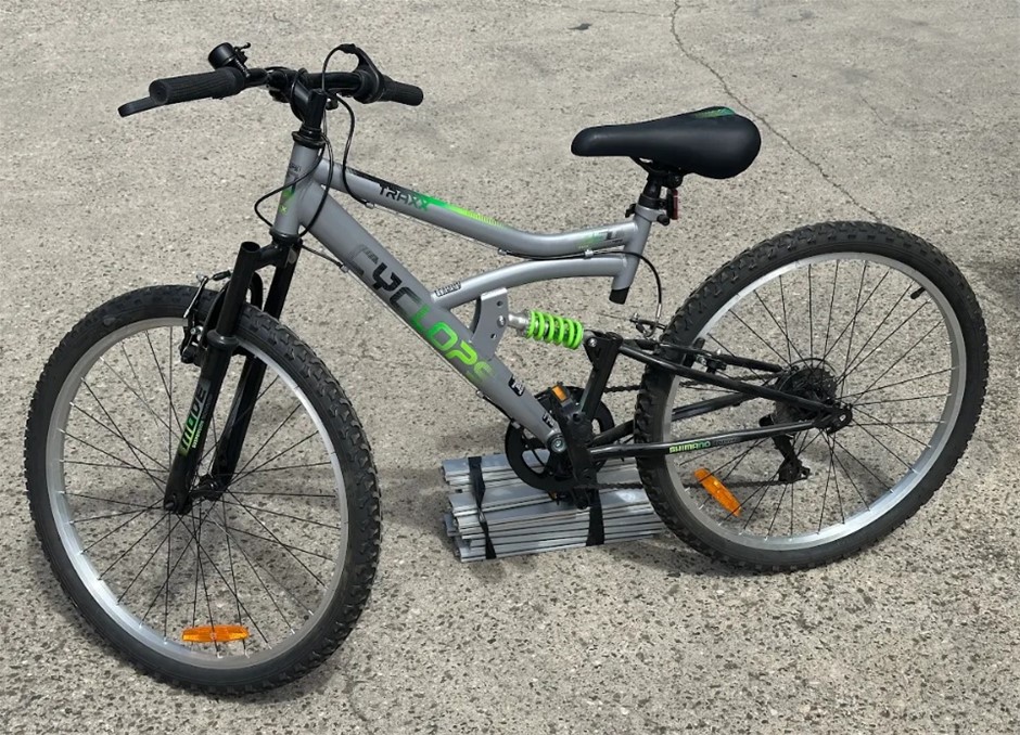 Cyclops 7 Speed 60cm Dual Suspension Mountain Bike - Grey. NB: Photo as is.