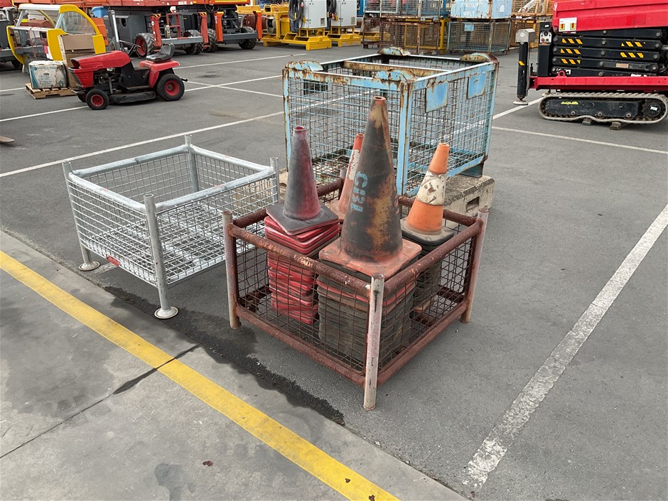 <p>x3 Storage Cages</p>