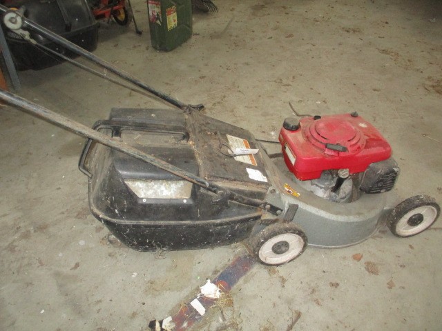 Honda Motor Mower with Catcher