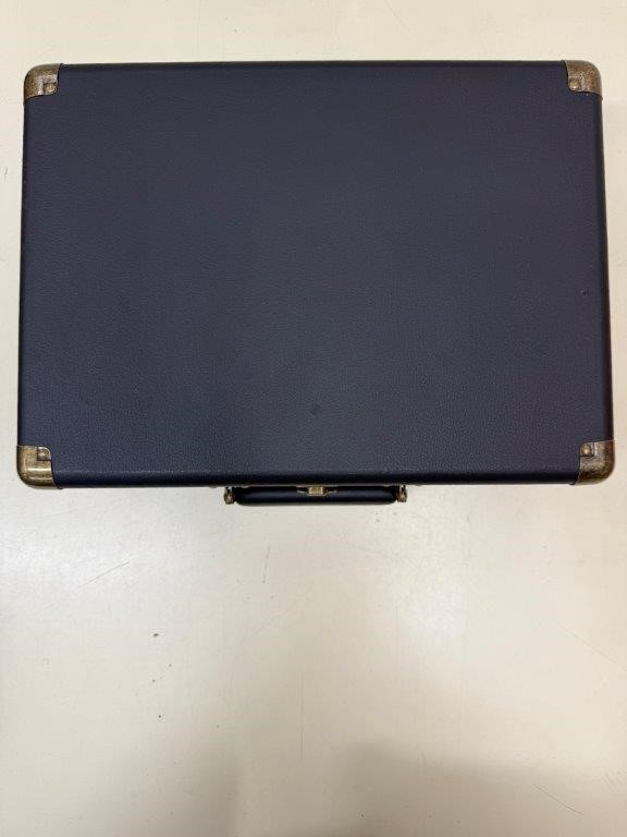 SIGNIFY Retro Turntable Briefcase