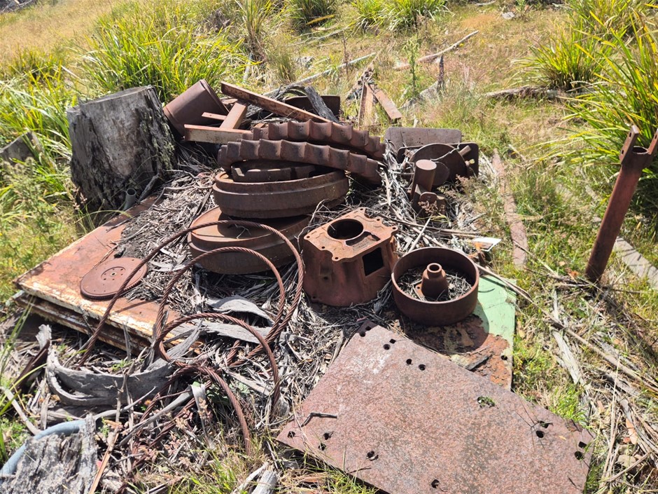 Quantity of Assorted Scrap Steel