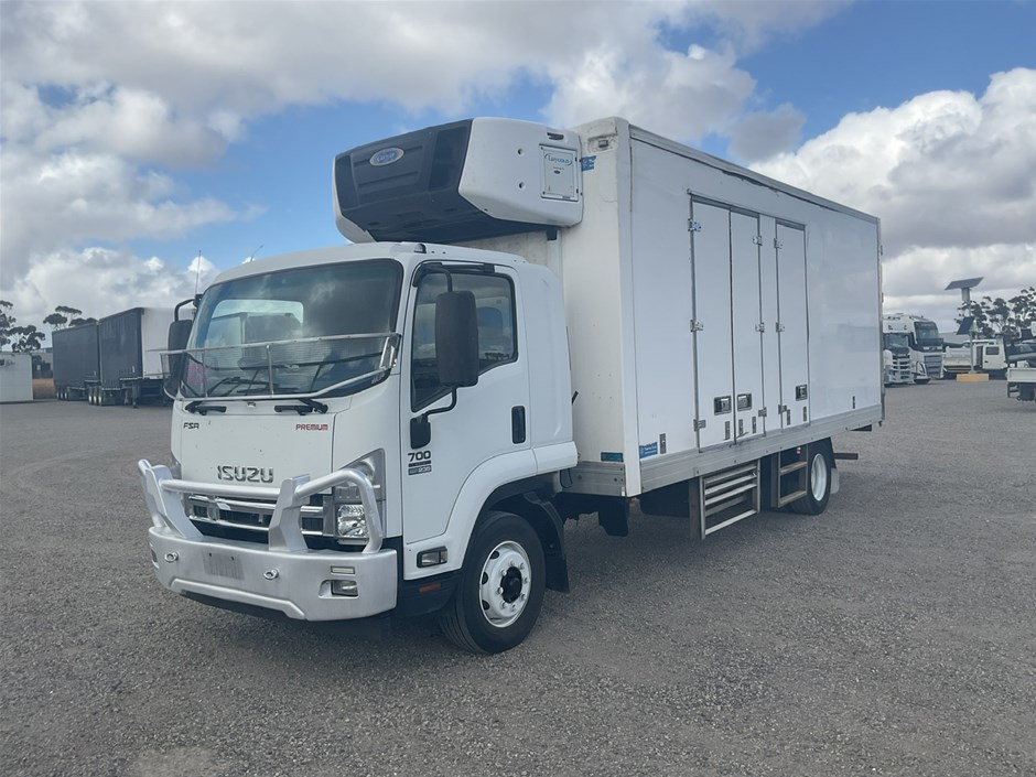 2014 Isuzu FSR 700 4 x 2 Refrigerated Body Truck