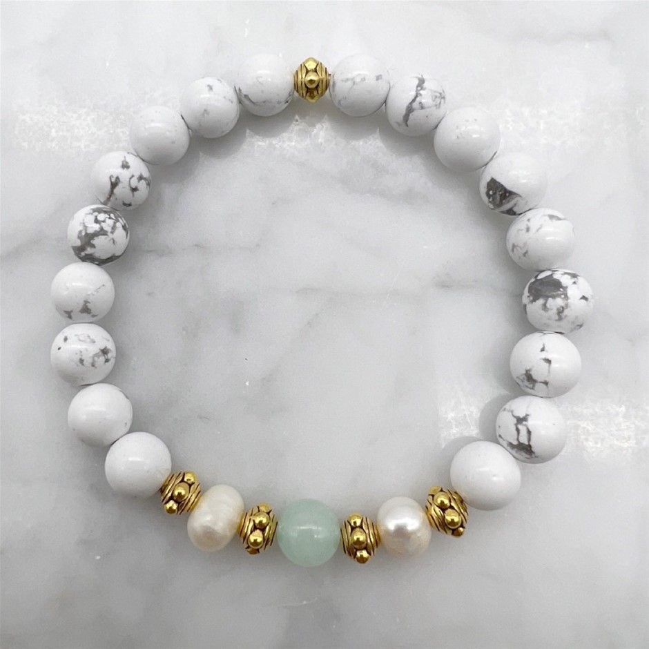 Howlite , Malaysia 'Jade' Quartz, Pearls & Antique Gold Bracelet