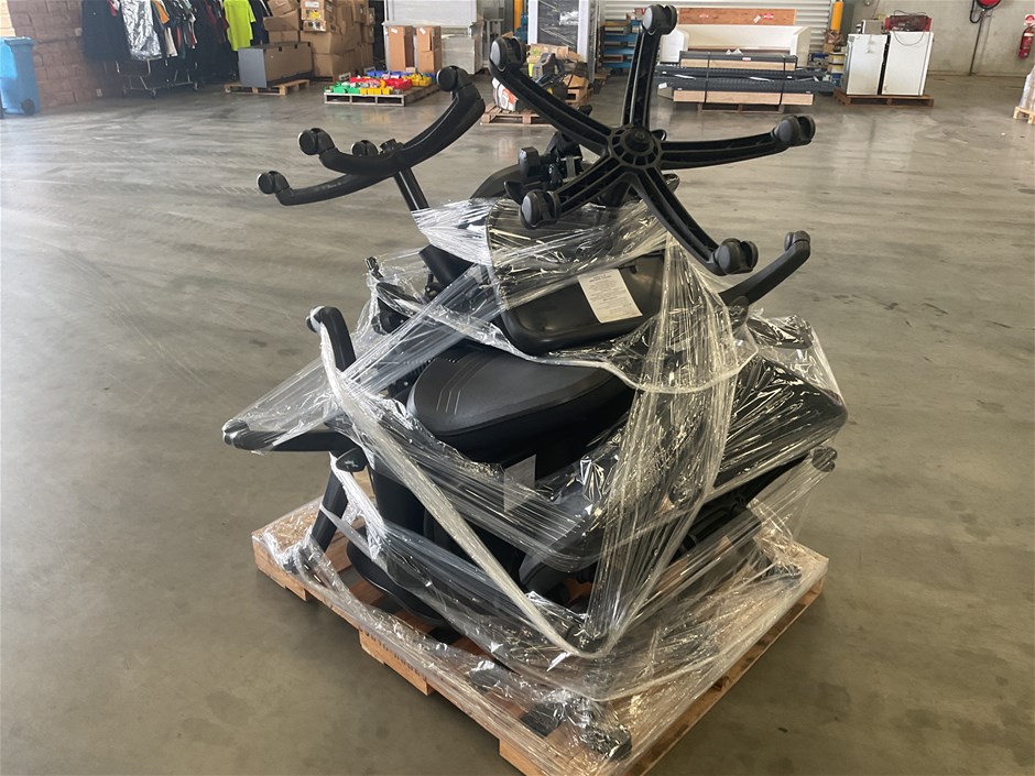 Office Chairs Assorted Approximately 7