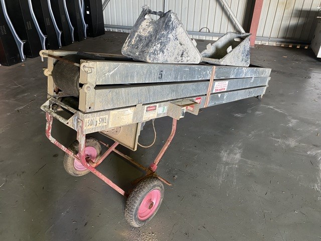 <p>Mobile Brick Conveyor </p>