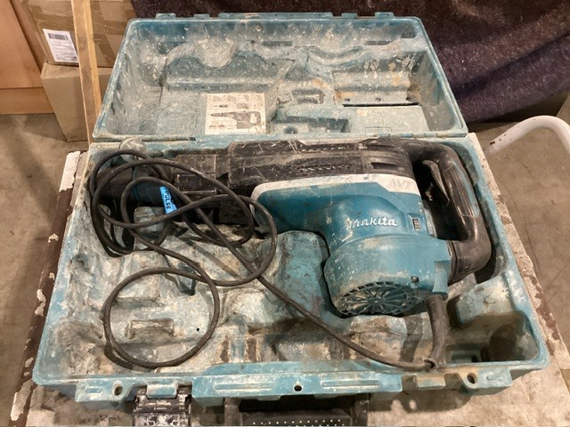 Makita HR5212C Demolition Hammer