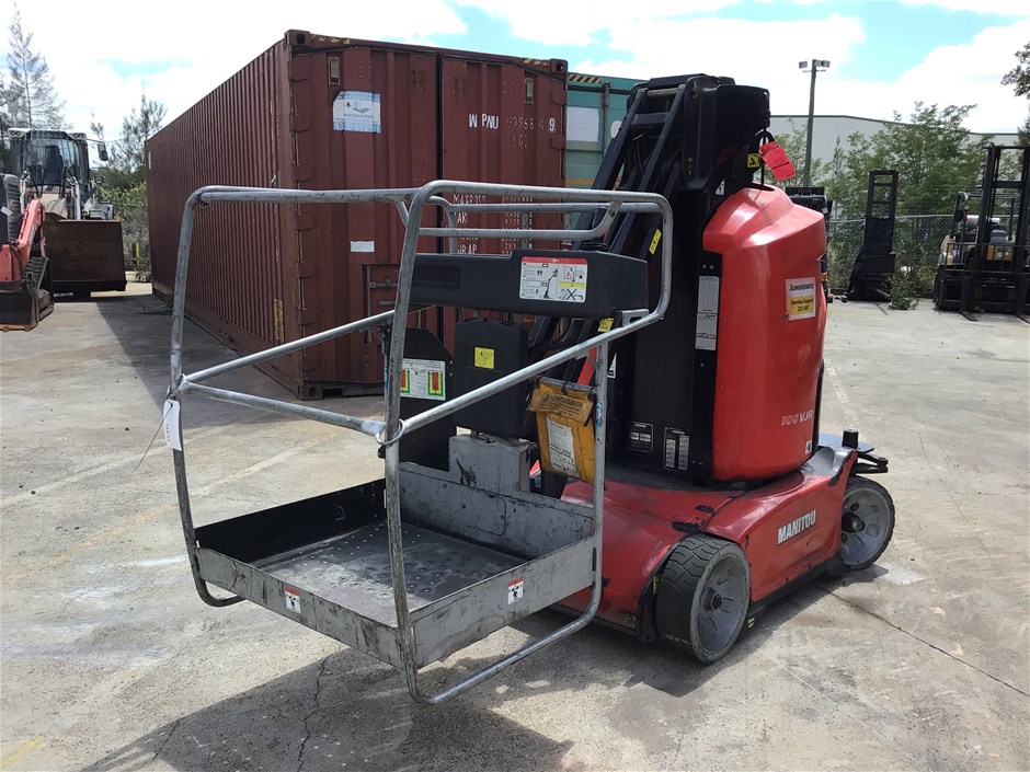 <p>2015 Manitou  100 VJR Vertical Man Lift</p>
