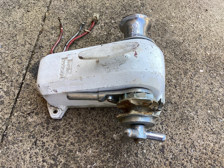 <p>Muir Cougar Boat Anchor Winch</p>