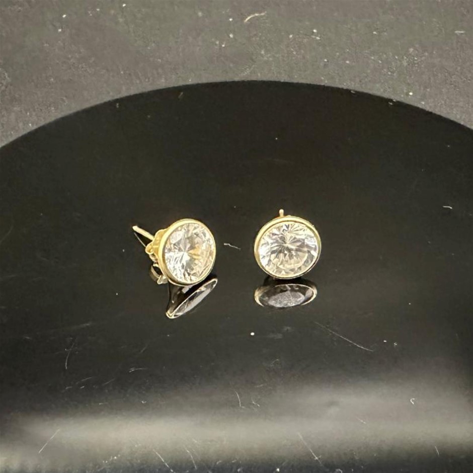 Last Piece - Minimalist Crystal Stud Earrings in Gold