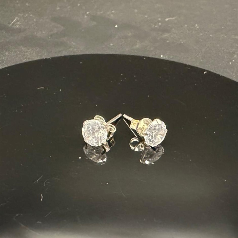Last Piece - Minimalist Crystal Stud Earrings in Gold