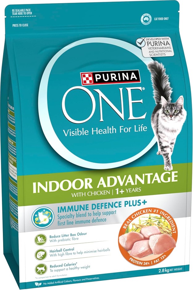 PURINA ONE Adult Dry Cat Food Indoor Chicken, 2.8kg. NB: Slightly damaged p