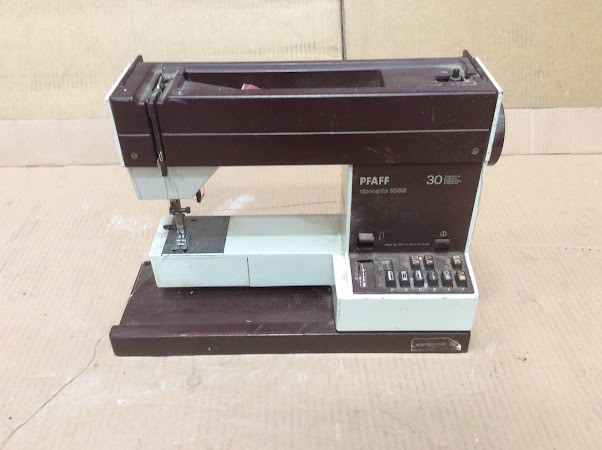 Pfaff Tipmatic 1035 Sewing Machine