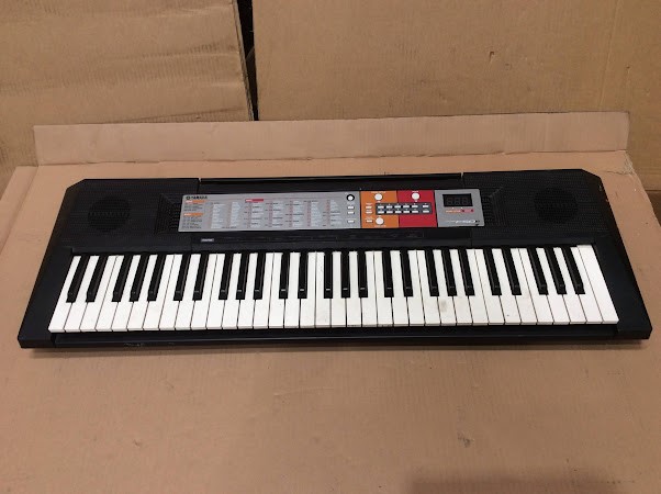 Yamaha PSR-F50 Portable Electronic Keyboard