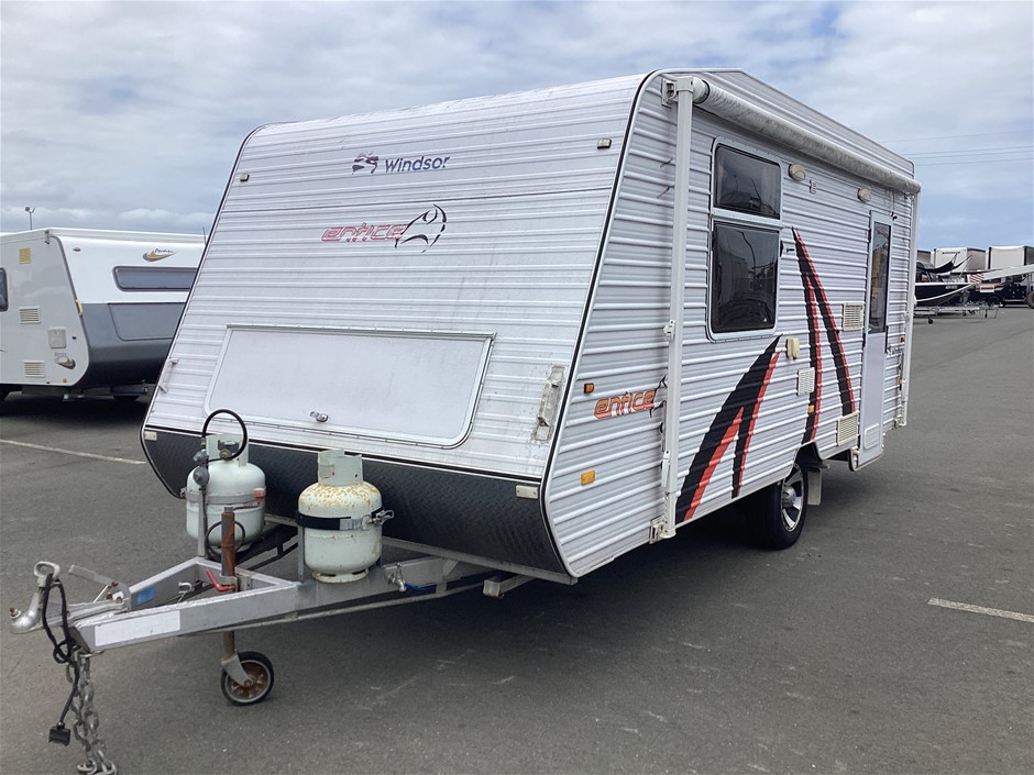 2012 Windsor Entice Caravan