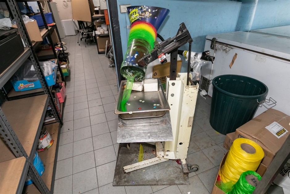 Fruit Bag Filler with Crimper