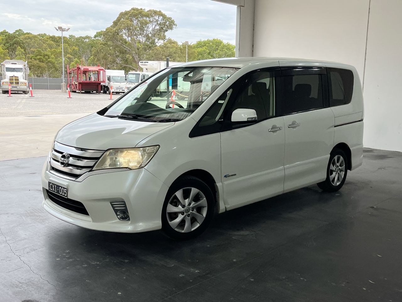 2013 Nissan Serena Import Automatic 8 Seats Wagon