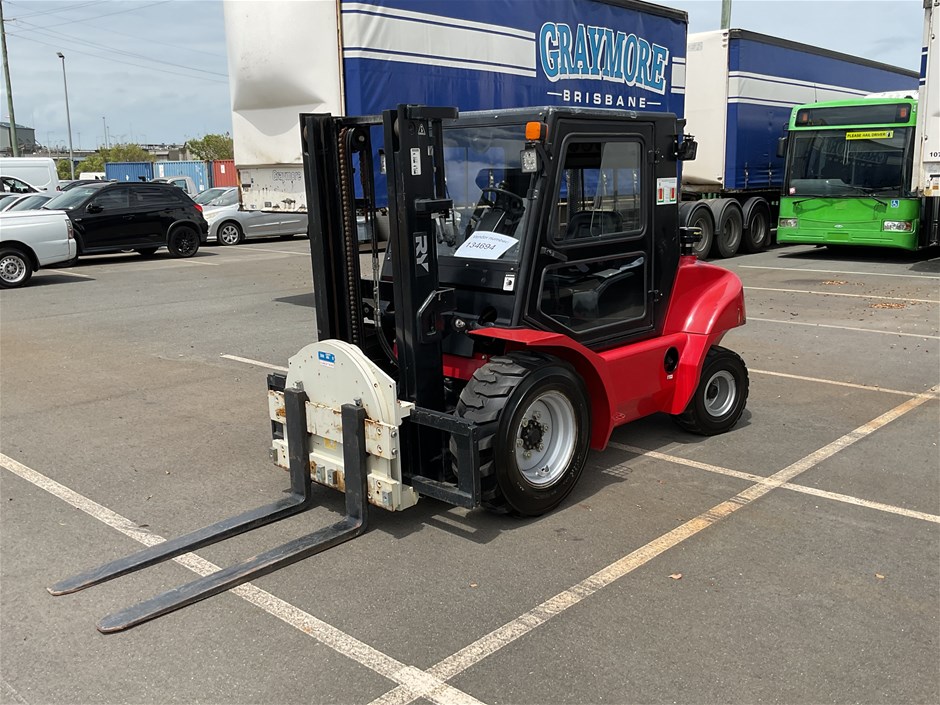 <p>Royal Forklift T25Y Counterbalance Forklift</p>