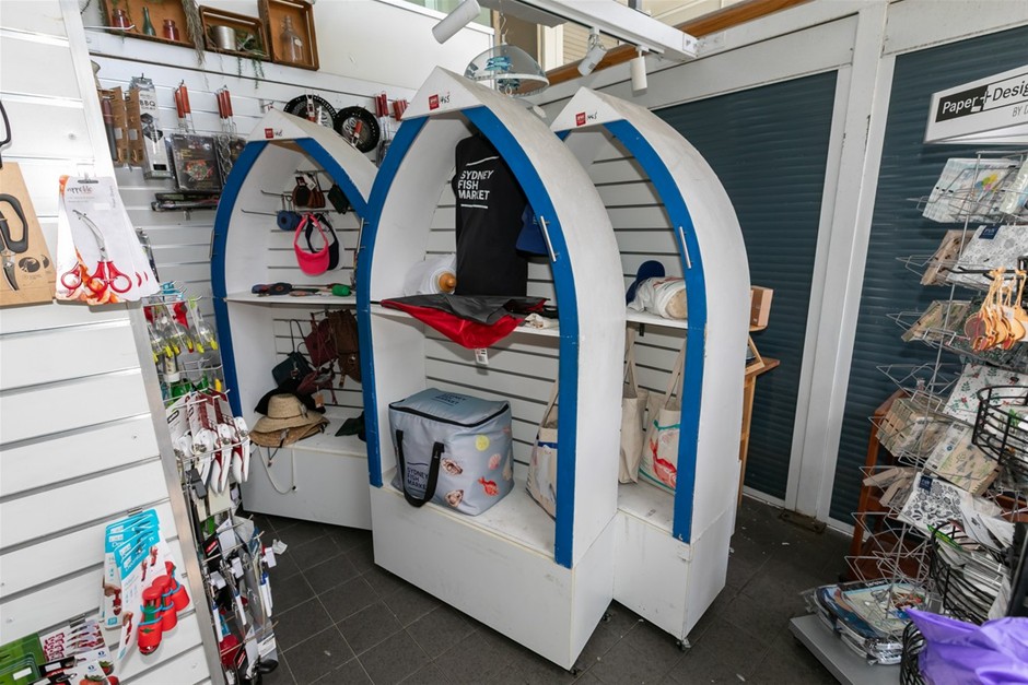 Mobile Merchandise Boat Shape Shelving Units