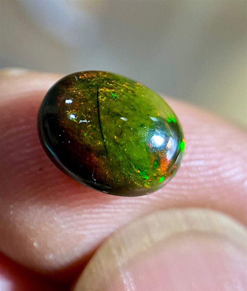 1.90 CT Lovely Wello-Black Opal