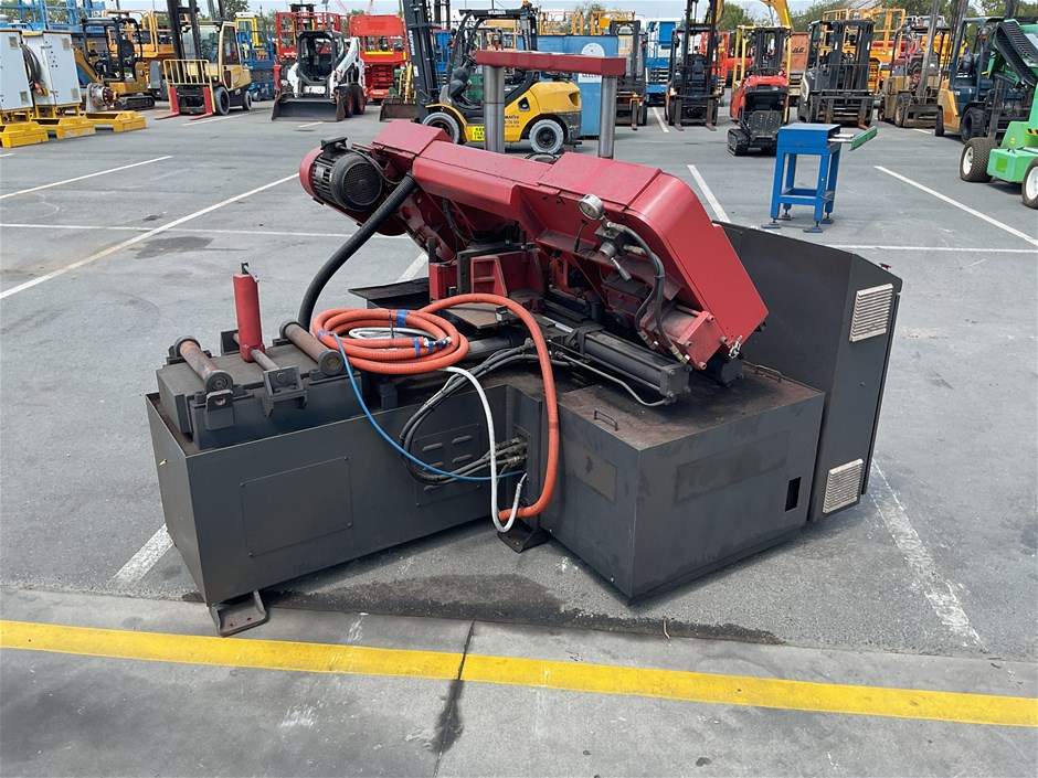 <p>Waytrain WH-300HA Bandsaw</p>