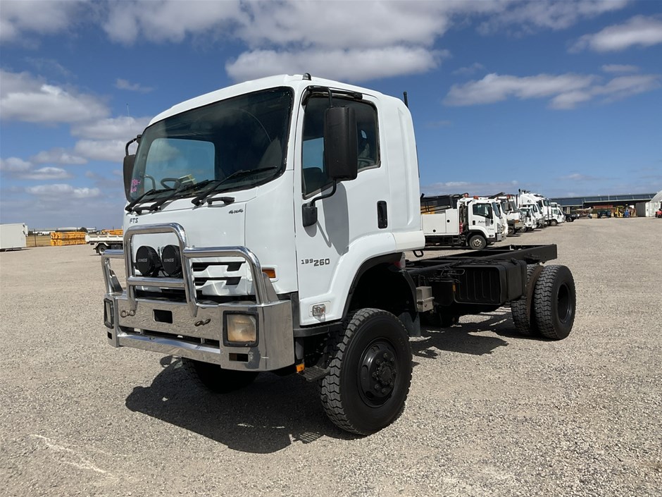 <p>2018 Isuzu  FTS 4 x 4 Cab Chassis Truck</p>