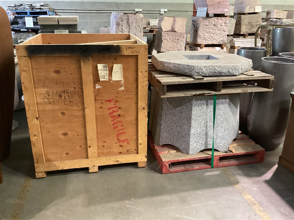 <p>Stone Feature</p>