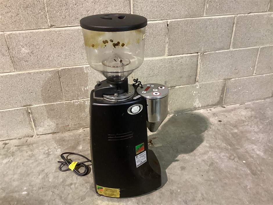 <p>Mazzer Luigi Robur Electronic Coffee Grinder</p>