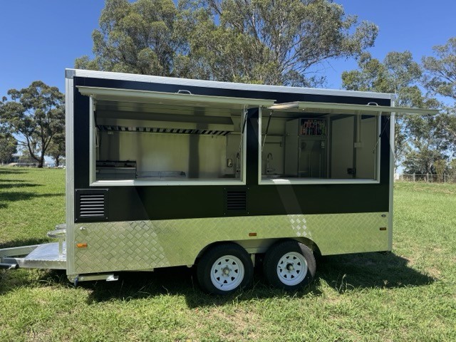 540 Food Trailer Dual Axle - Black (2026 - Unused)