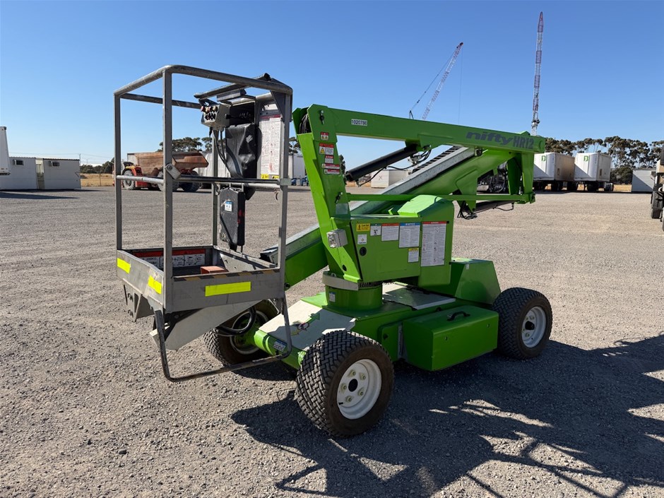 <p>2015 Nifty HR12NDE Knuckle Boom Lift</p>