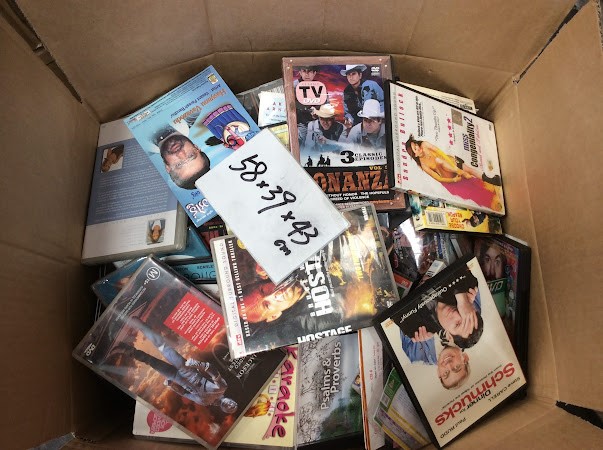 Mix Type DVDs/CDs with box dimensions are 58x39x43 cm