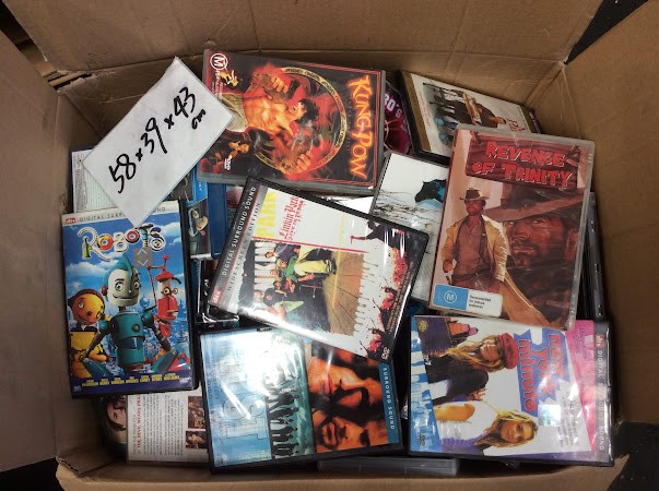 Mix Type DVDs/CDs with box dimensions are 58x39x43 cm