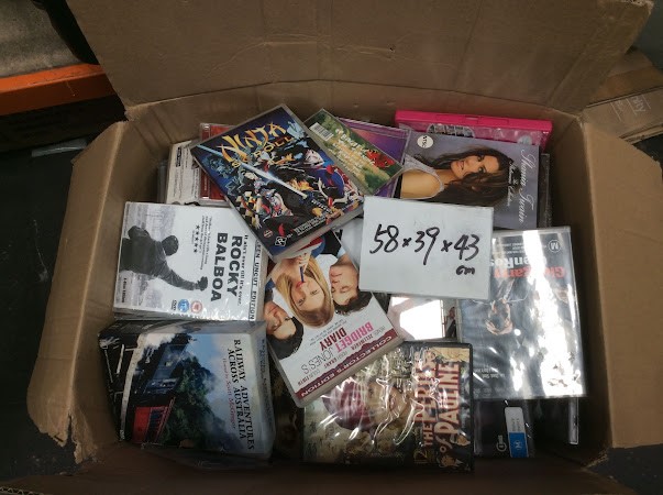 Mix Type DVDs/CDs with box dimensions are 58x39x43 cm