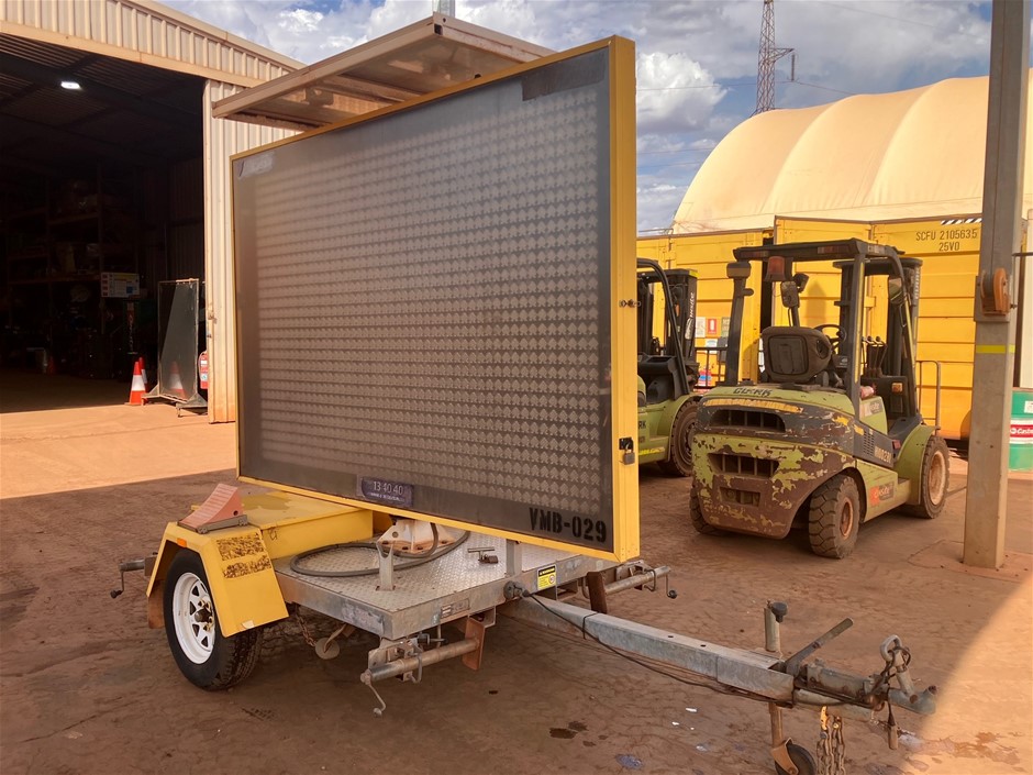 2013 Bartco VMS400C Variable Message Sign - C-Size - Colour - Tom Price