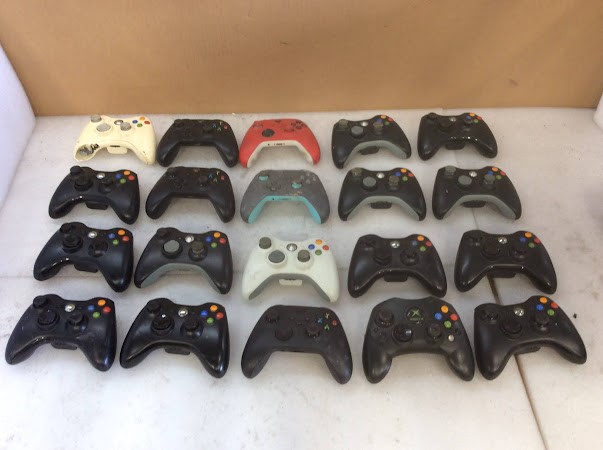 Microsoft Mixed Brand and Model Wireless Controllers (Lot of 20)
