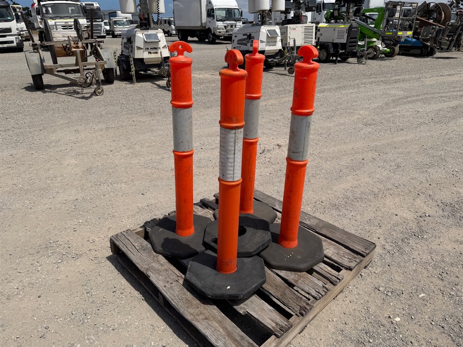<p>4 x Safety Bollards</p>