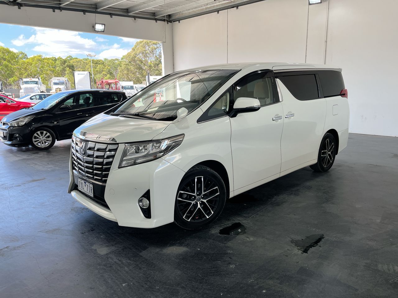 2016 Toyota Alphard Import Automatic 8 Seats People mover