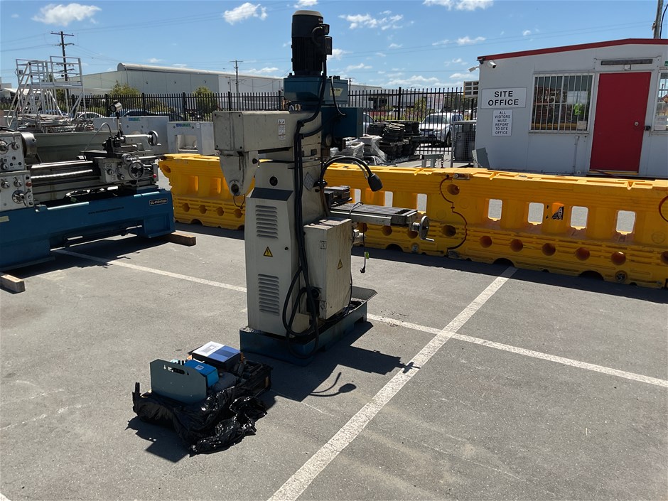 <p>Hafco Metalmaster Turret Milling Machine</p>