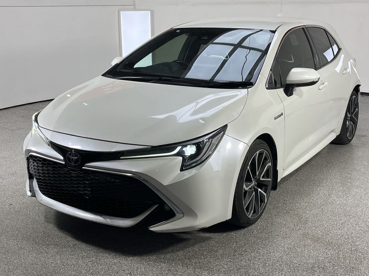 2018 Toyota Corolla ZR HYBRID ZWE211R CVT 