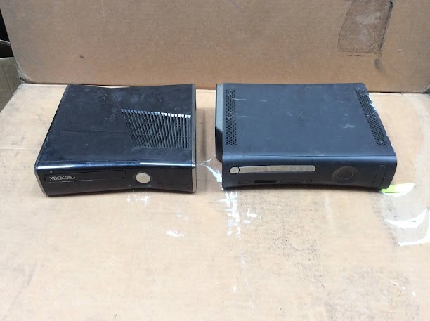 Microsoft Xbox 360 S 1439&Xbox 360 Consoles (Lot of 2)