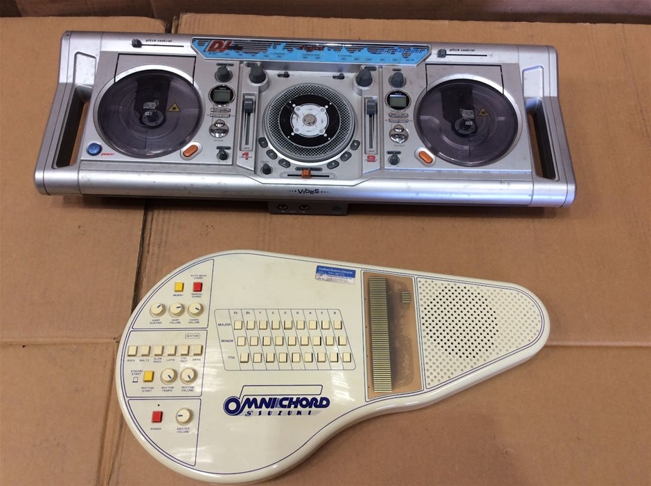 Suzuki OmniChord Electronic Keyboard + DJ Mixer