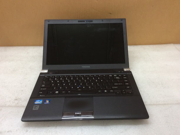 Toshiba tecra r840 Laptop i5-2520m 2GBRAM/320GB Black