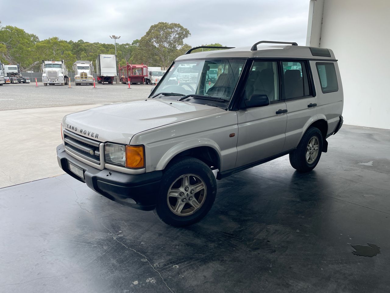 Land Rover Discovery Manual Wagon